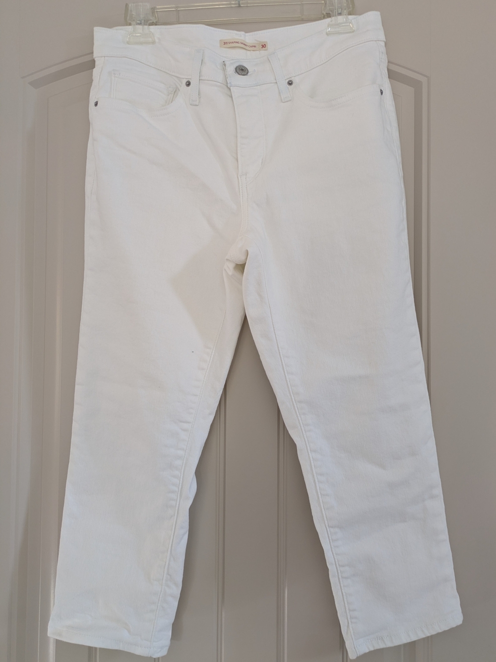 Levi's White Women’s Crop Jeans - Classic Slim Fit
